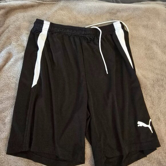 Mens 2 pairs Puma Black w/White Accent Soccer Shorts L - Picture 2 of 8